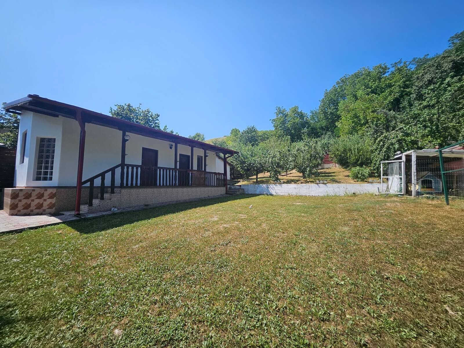 OFERTA VANZARE CASA SI TEREN 1697MP IN STEFANESTI, 97000 EURO