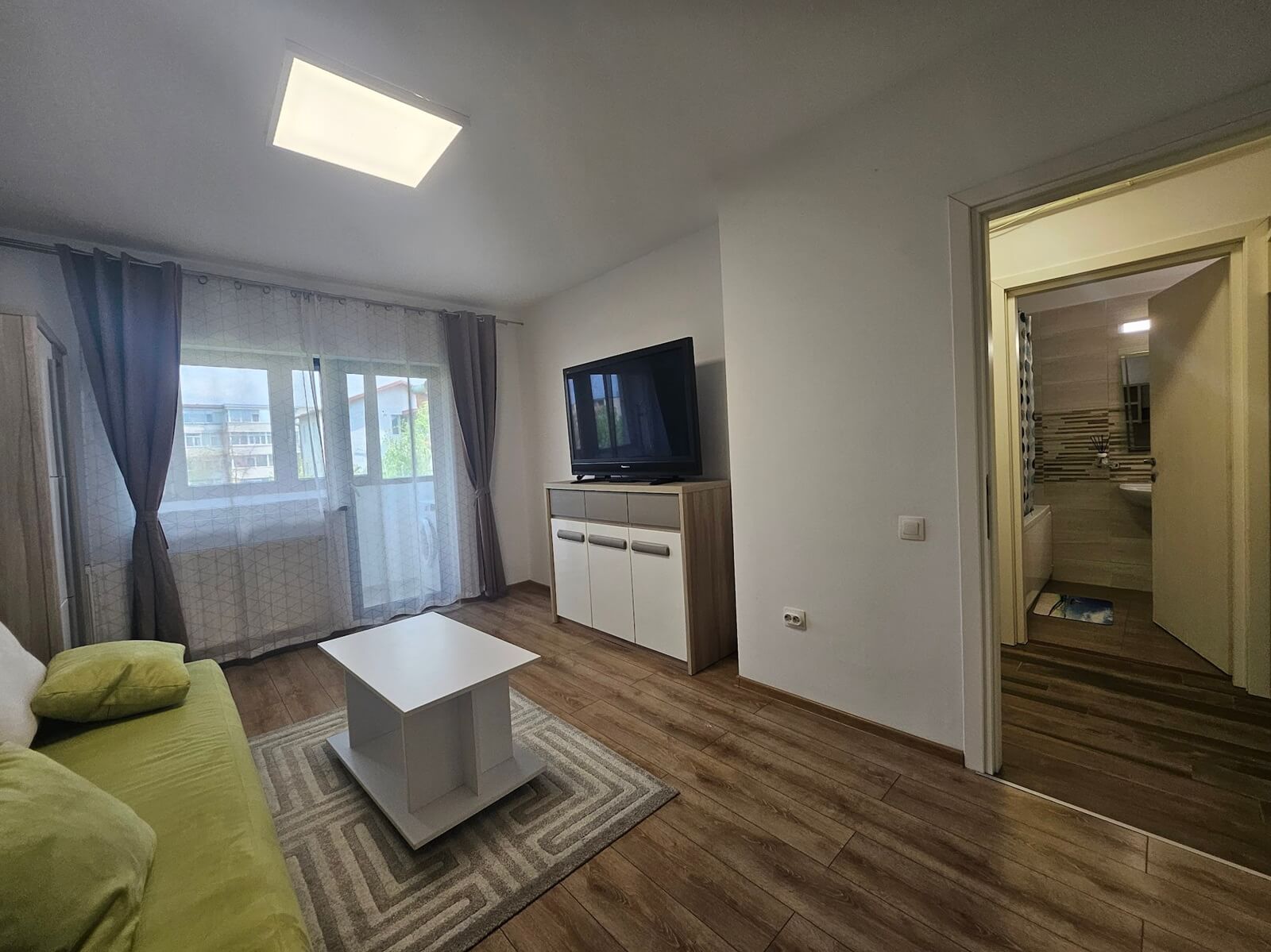 OFERTA INCHIRIERE GARSONIERA FOND NOU GAVANA 3, PARCARE, 300 EURO