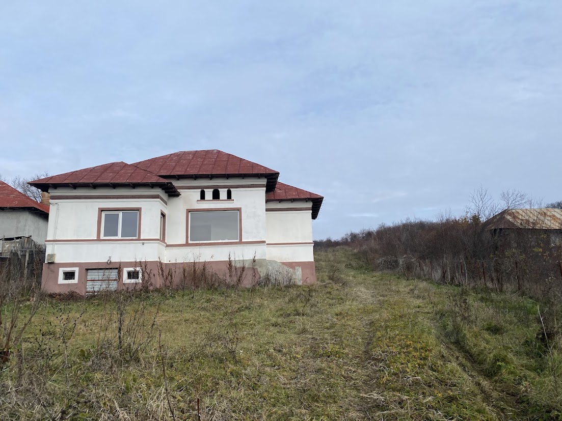 OFERTA VANZARE CASA IN CALINESTI, CU TEREN INTRAVILAN 2600 MP, PRET 69500 EURO